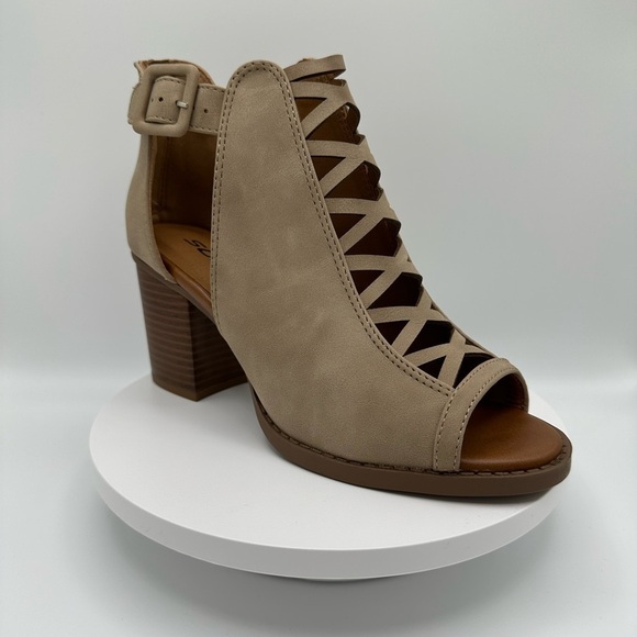 SODA “Aran” Bootie, NIB, Size 6 - Picture 10 of 12